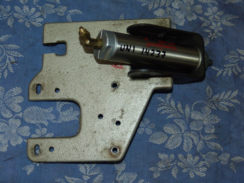 uni14237miw.jpg