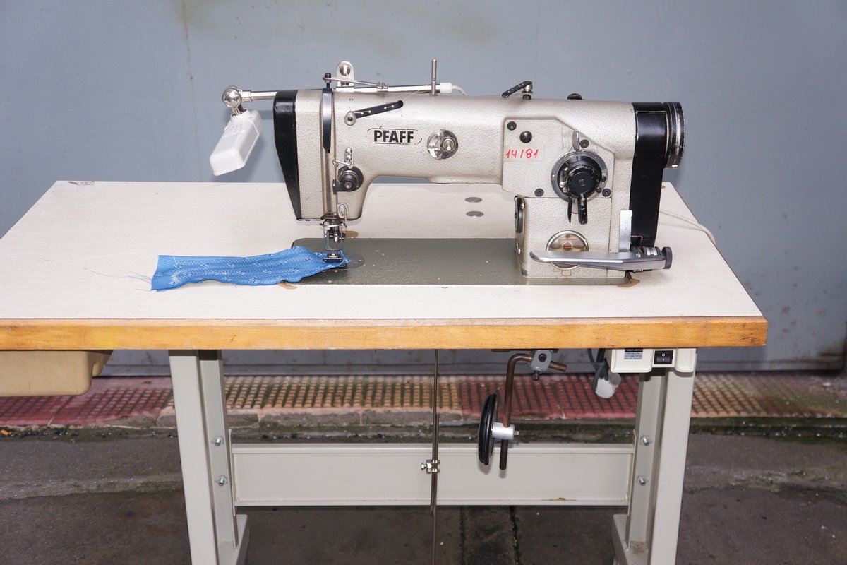 pfaff1418110.jpg
